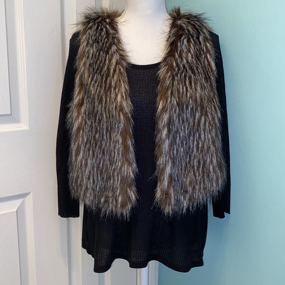 ESCIO Faux Fur Vest - Picture 6 of 14